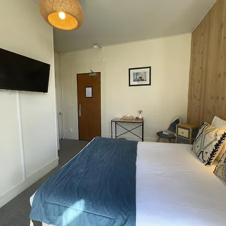 Hotel Le - De Charme 2*