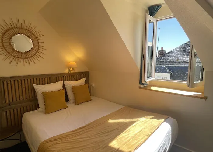 Le - De Charme 2* Trouville-sur-Mer