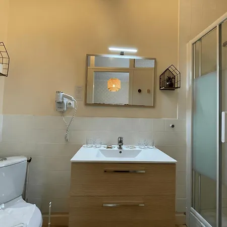 Hotel Le - De Charme 2*